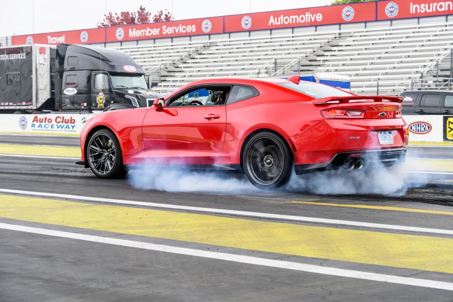  Chevrolet Camaro ZL1 2016 года  (фото 15 из 38)